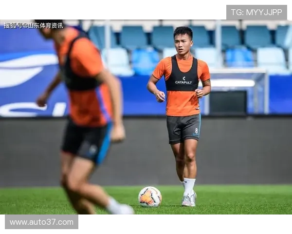 23岁日本中场安斋飒马租借加盟葡甲佩纳菲耶尔开启留洋新篇章